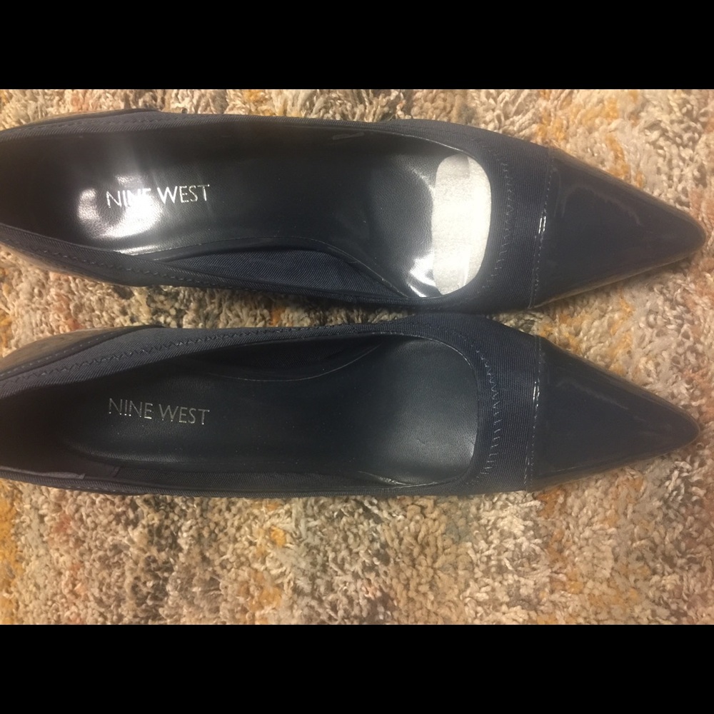 Nine West navy cloth patent pump